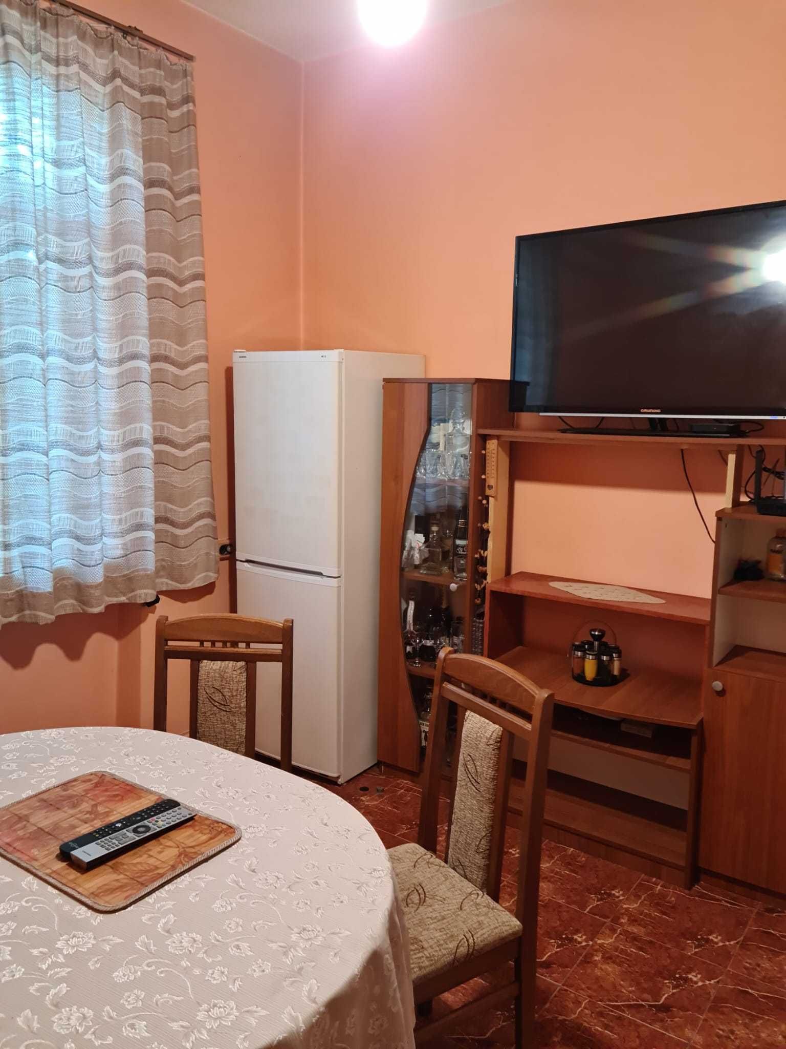 Продавам двустаен тухлен апартамент в Димитровград (идеален център)