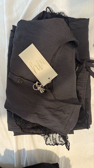 Кюстюм с широк панталон нови