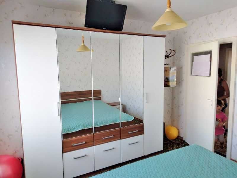 Дава се под наем Двустаен апартамент в Бургас, Славейков - 65 кв.м за 350 € - Снимка #2