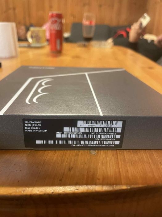 Vând urgent Samsung Galaxy z fold 7 sigilat