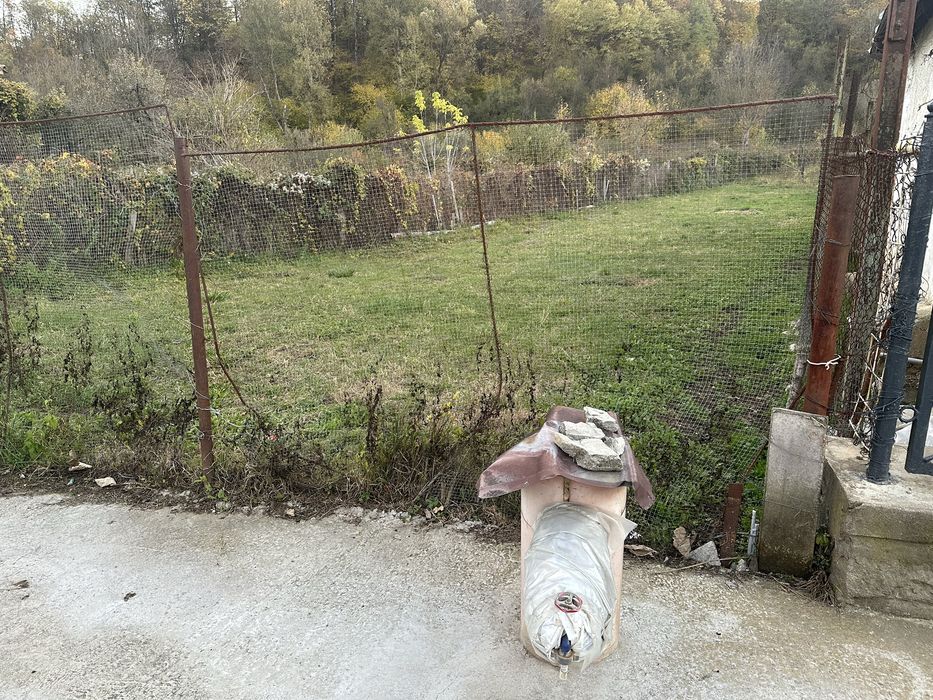 Vand teren intravilan 1057 mp in Seaca jud.Valcea