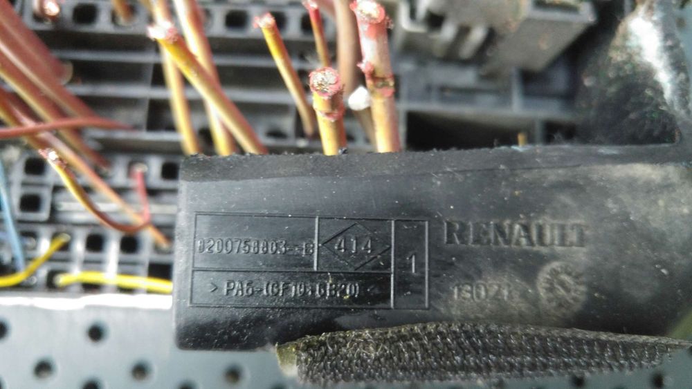 Panou sigurante 2.0 dci renault laguna 3 8200758803b