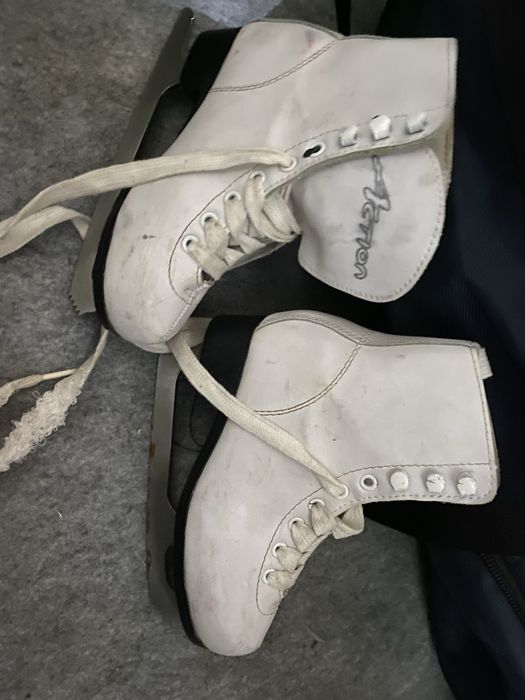 Продам детские коньки