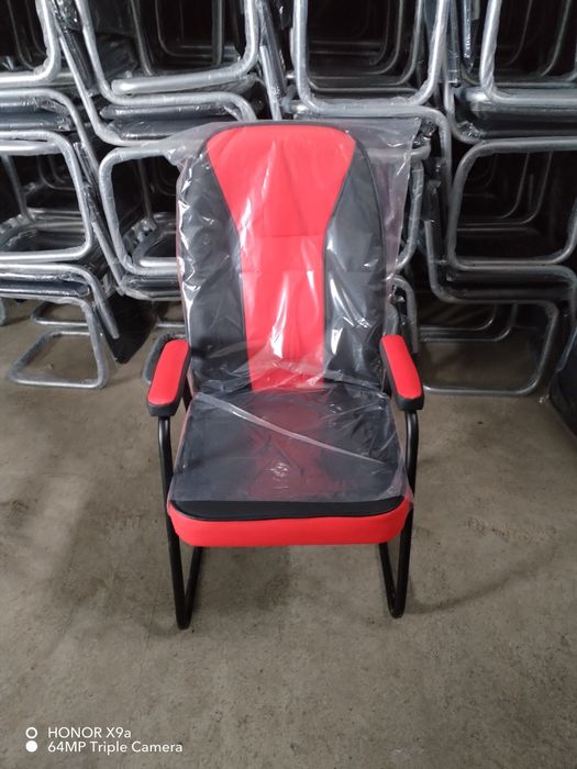 Kampyuterniy kreslo VZITOR