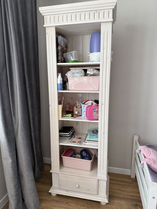 Полка (шкаф, этажерка)