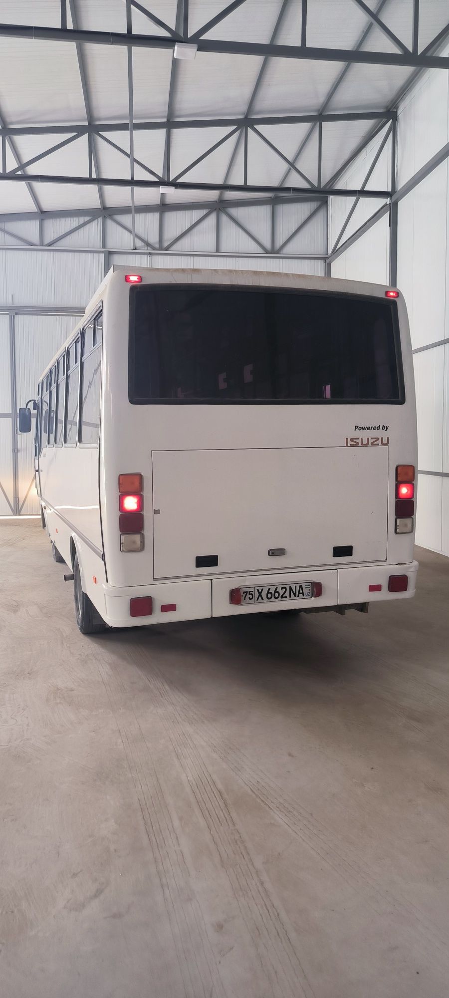 Avtobus Isuzu MP 37