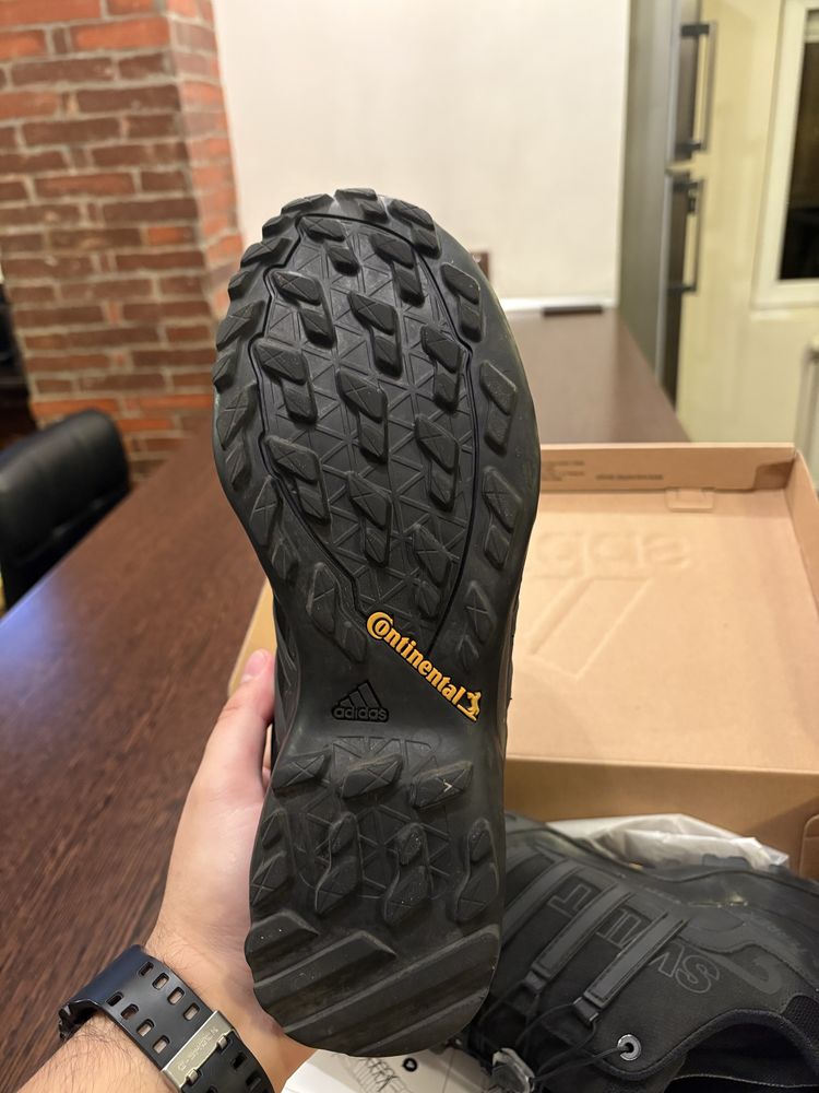 Vând Adidas Terrex