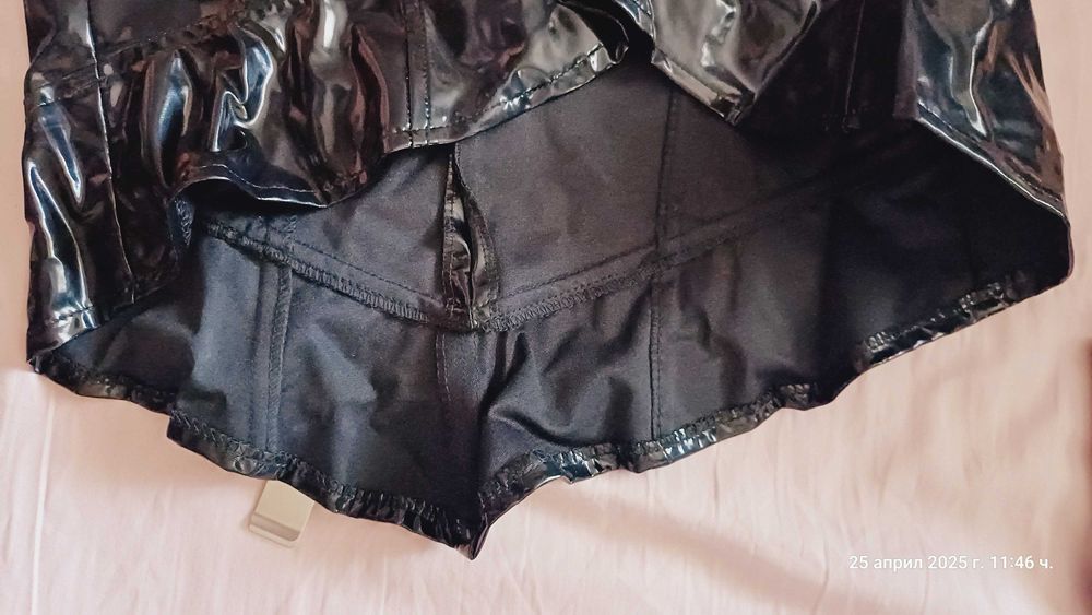 Готически латексов костюм от Necessary Evil