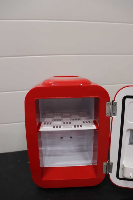 Мини хладилник Cecotec Bolero MiniCooling 4L, работа с 12V-220V