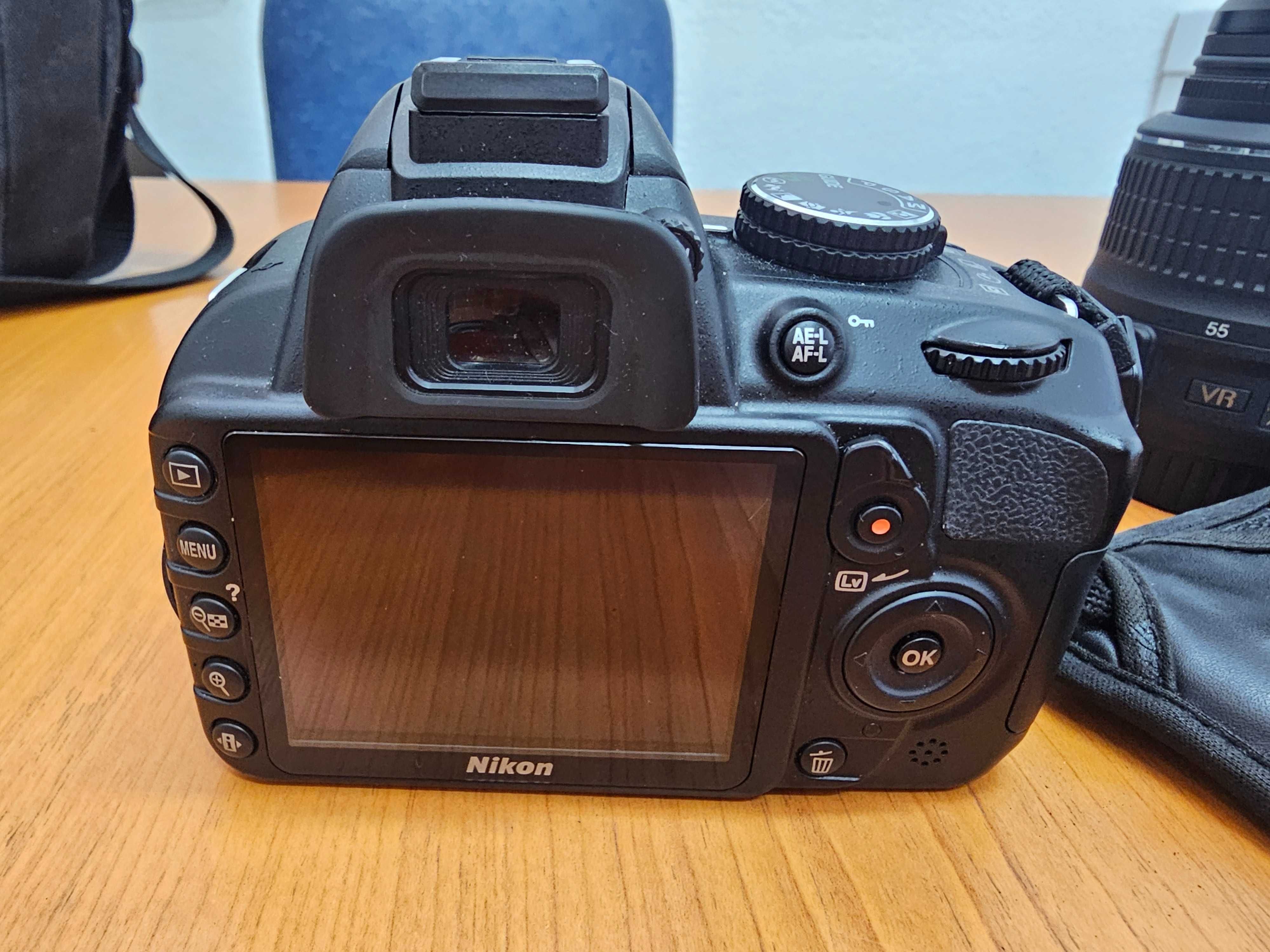 DSLR Nikon D3100, AF-S NIKKOR 18-55mm, 35mm, shutter count 11685