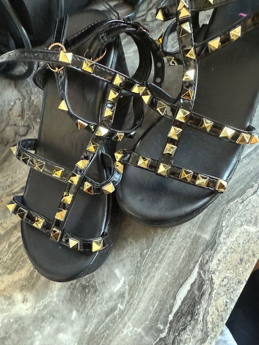 sandale negre cu tinte marimea 36