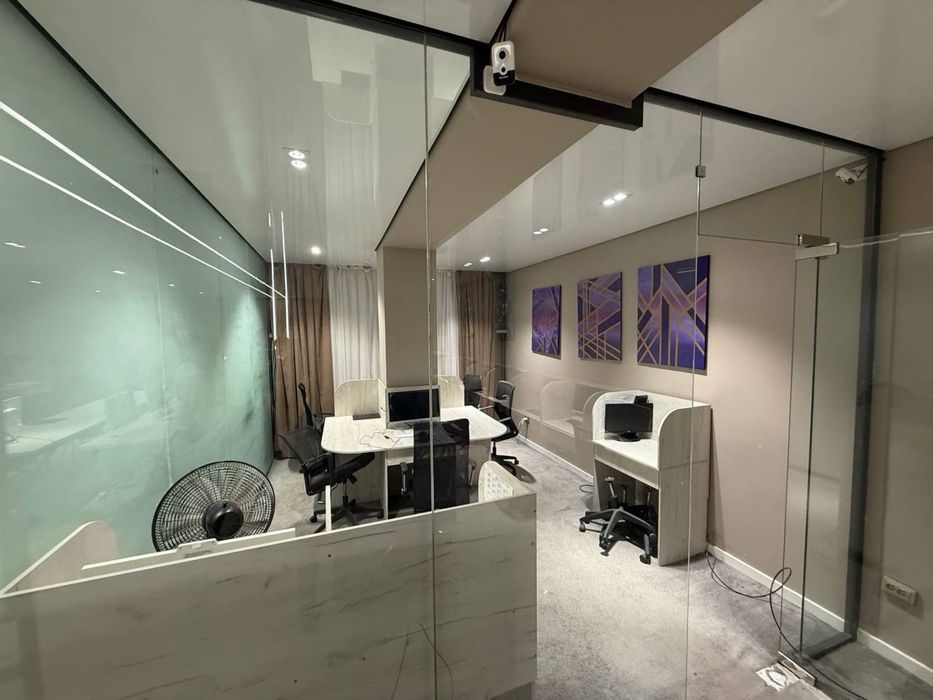 Нежилое помещение 295-м2 продаётся в Бизнес Центре Parkent. Ор-р ЭВОС