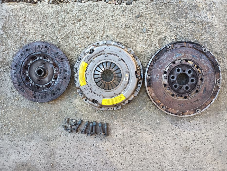 Kit ambreiaj, volanta Alfa Romeo 159-1,9 jtd 16 v