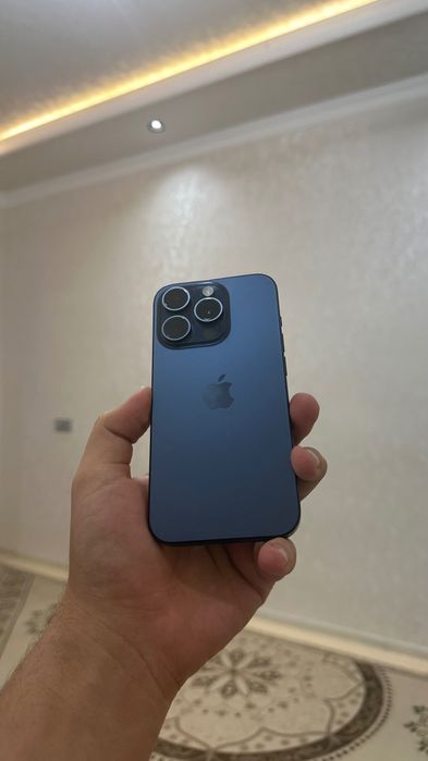 iPhone 15 Pro Blue