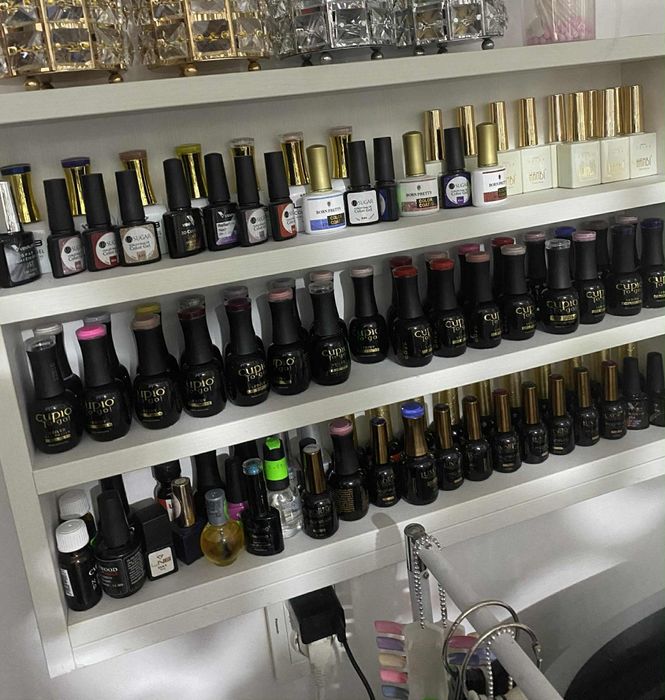 Vând un lot de gel și oja semi p , top,primer ,clasic etc!