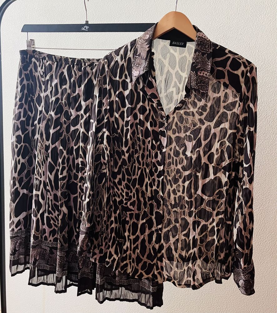 Продам костюм: юбка и блузка Германия р52-54