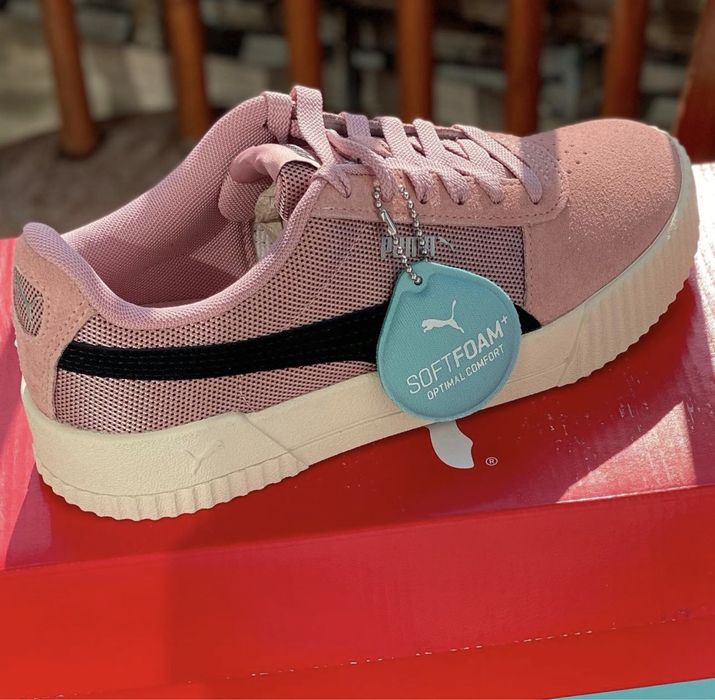 Кроссовки женские