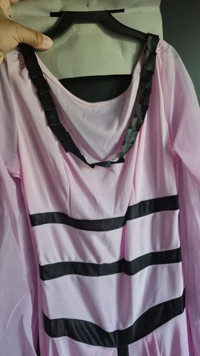 Vand/închiriez costum Morticia