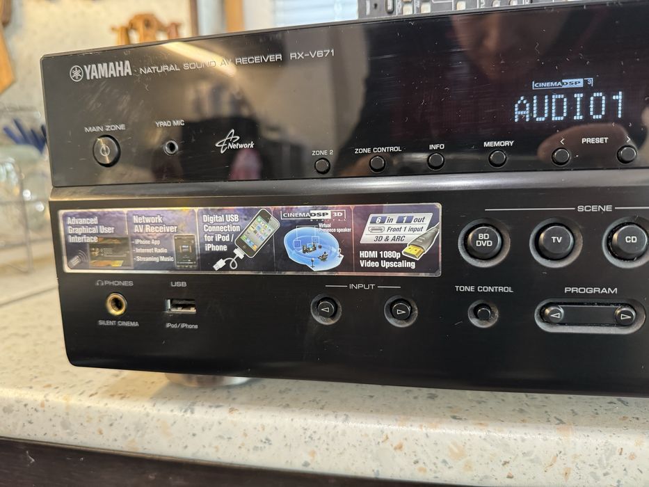 Yamaha RX-V671 resiver