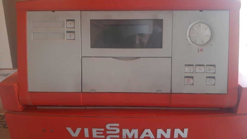 Vand centrala pe gaz (60kw)cu boiler 200l  pompe. Vana amestec, vas