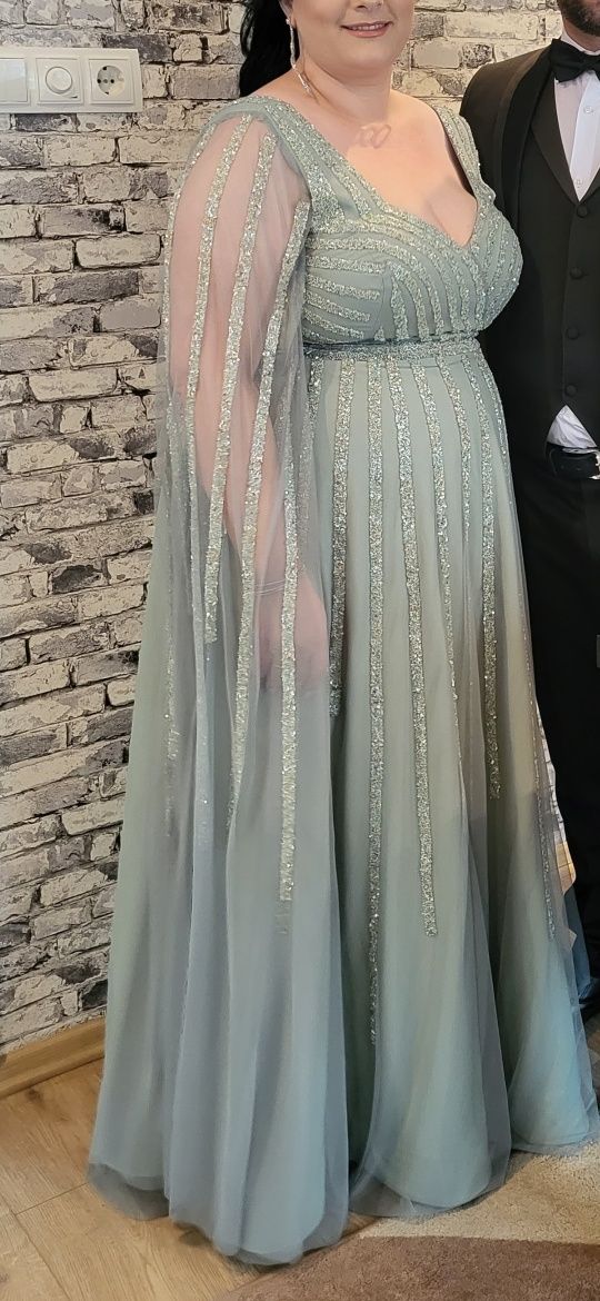 Vand rochie ocazie