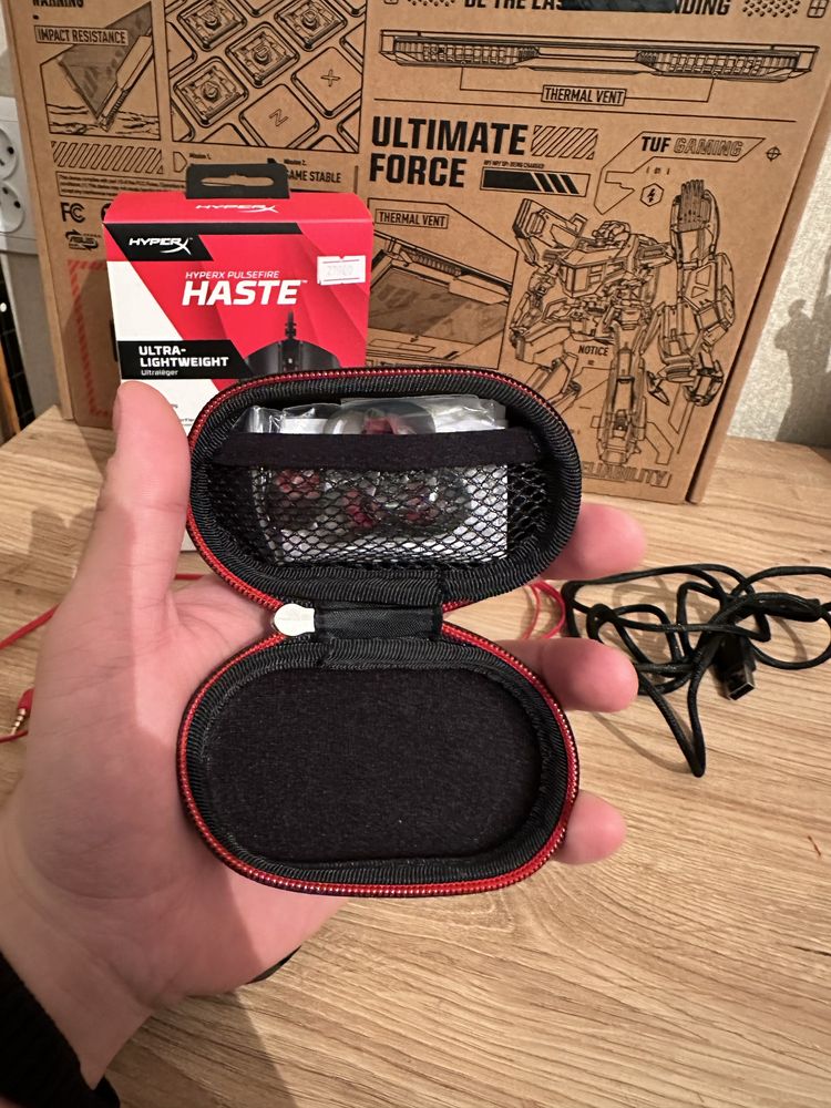 Продам игровую мышь и наушники HYPERX