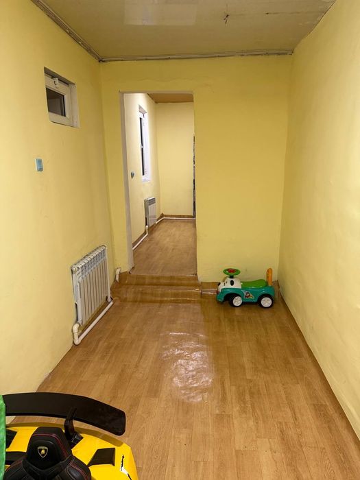 Аренда 6 хонали ховлидан 2 та хонаси берилади