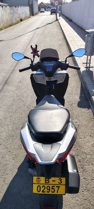Scuter Aprilia SXR 50