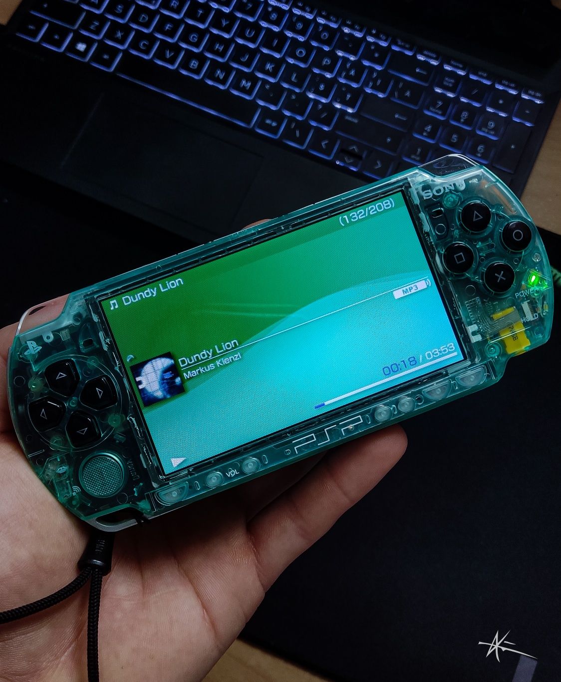 PSP 2000 Customizat Verde Transparent Citiți descrierea