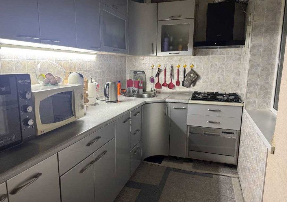 ТРЦ Next Бобура продается 3х ком квартира 70 кв.м