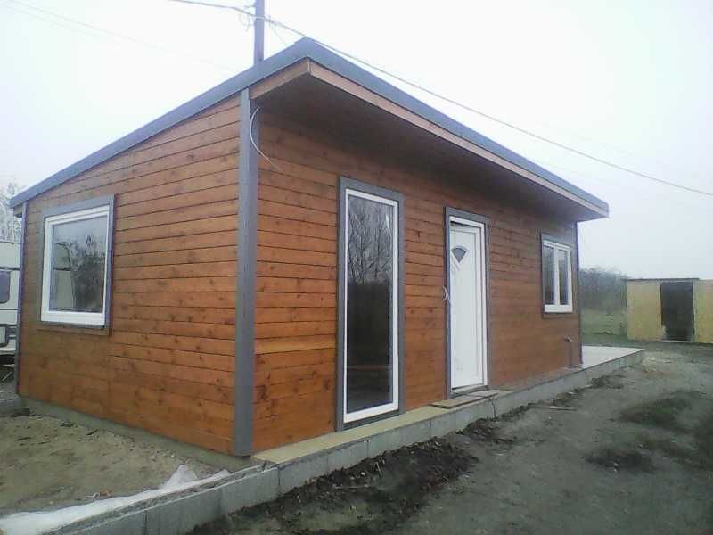 Vand casa din lemn