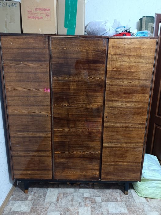 Шифоньер, түсі қоңыр