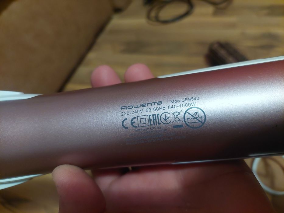 Perie rotativa Rowenta cu diverse trepte de viteza ,doua capete