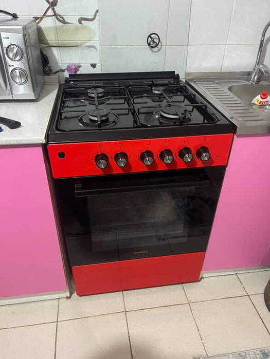 Продам газ плиту, газовый баллон