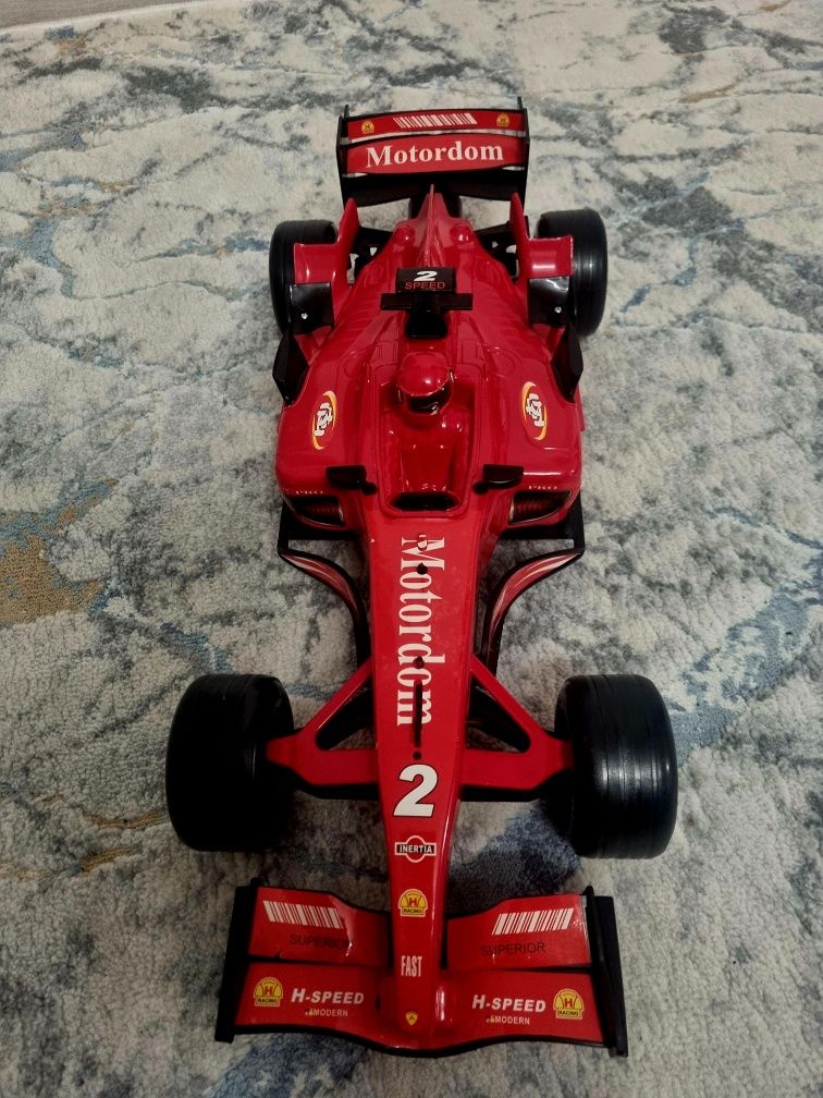 Mașină de curse formula 1 cu sunete