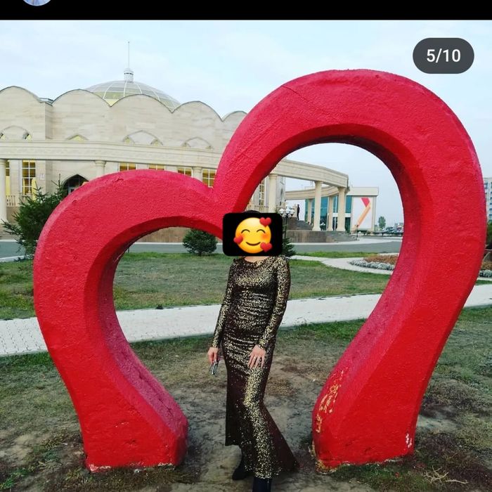 Шикарное платье в золото