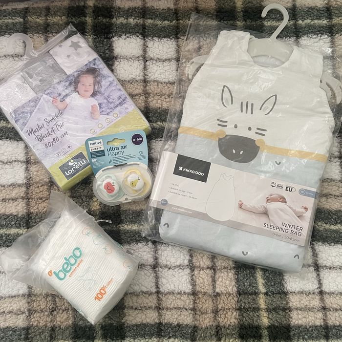 Зимно чувалче, три одеяла и два биберона