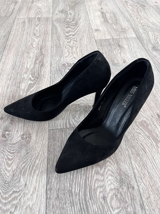 Женские замшевые туфли