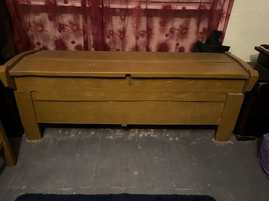 Lada veche zestre lemn masiv