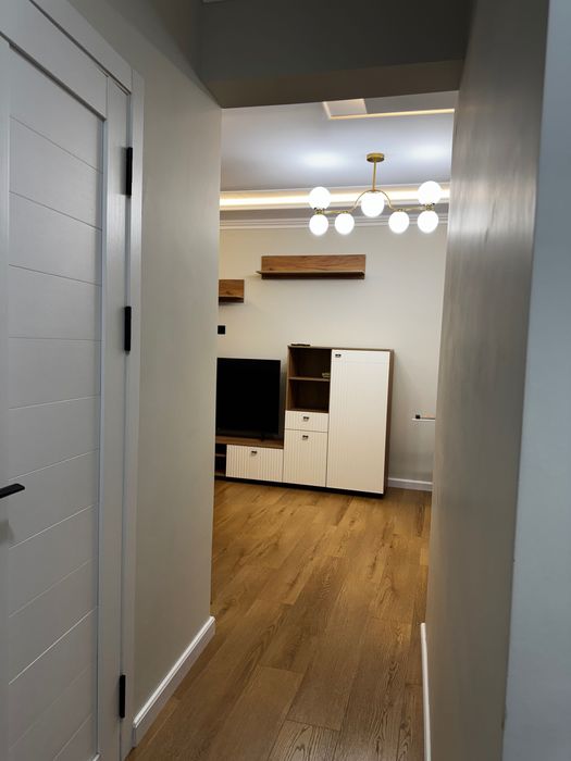 М.Ойбек , 2/2/4 , 56 м2 ,квартира с новым ремонтом и техникой