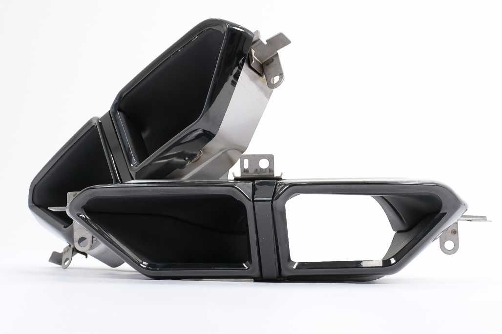 Pachet Aero BMW G70 M-Tech (2022-up) Black Knight Look Negru Lucios