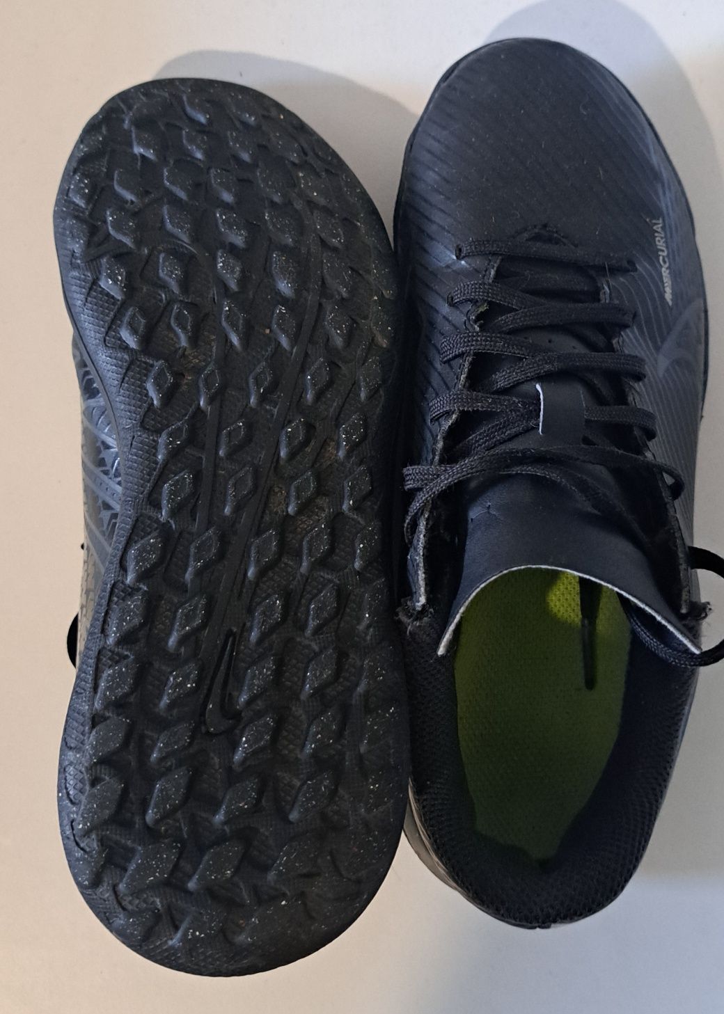 Футболни обувки NIKE номер 35
