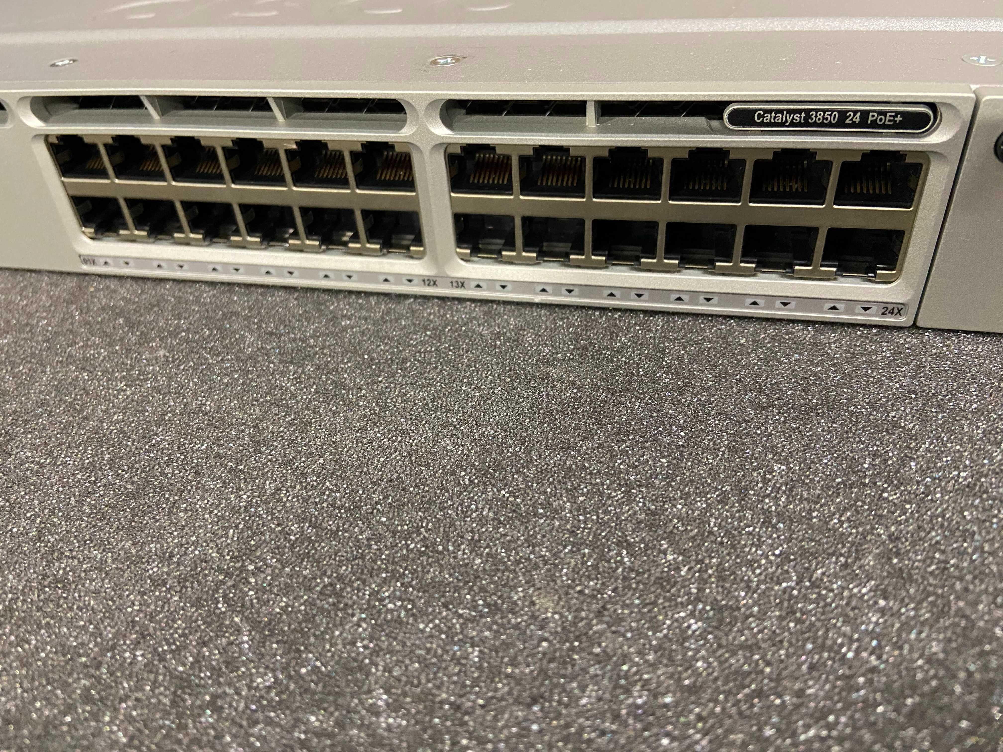 Cisco Catalyst 3850 – 24-Port PoE+ Gigabit Switch – IP Base суич