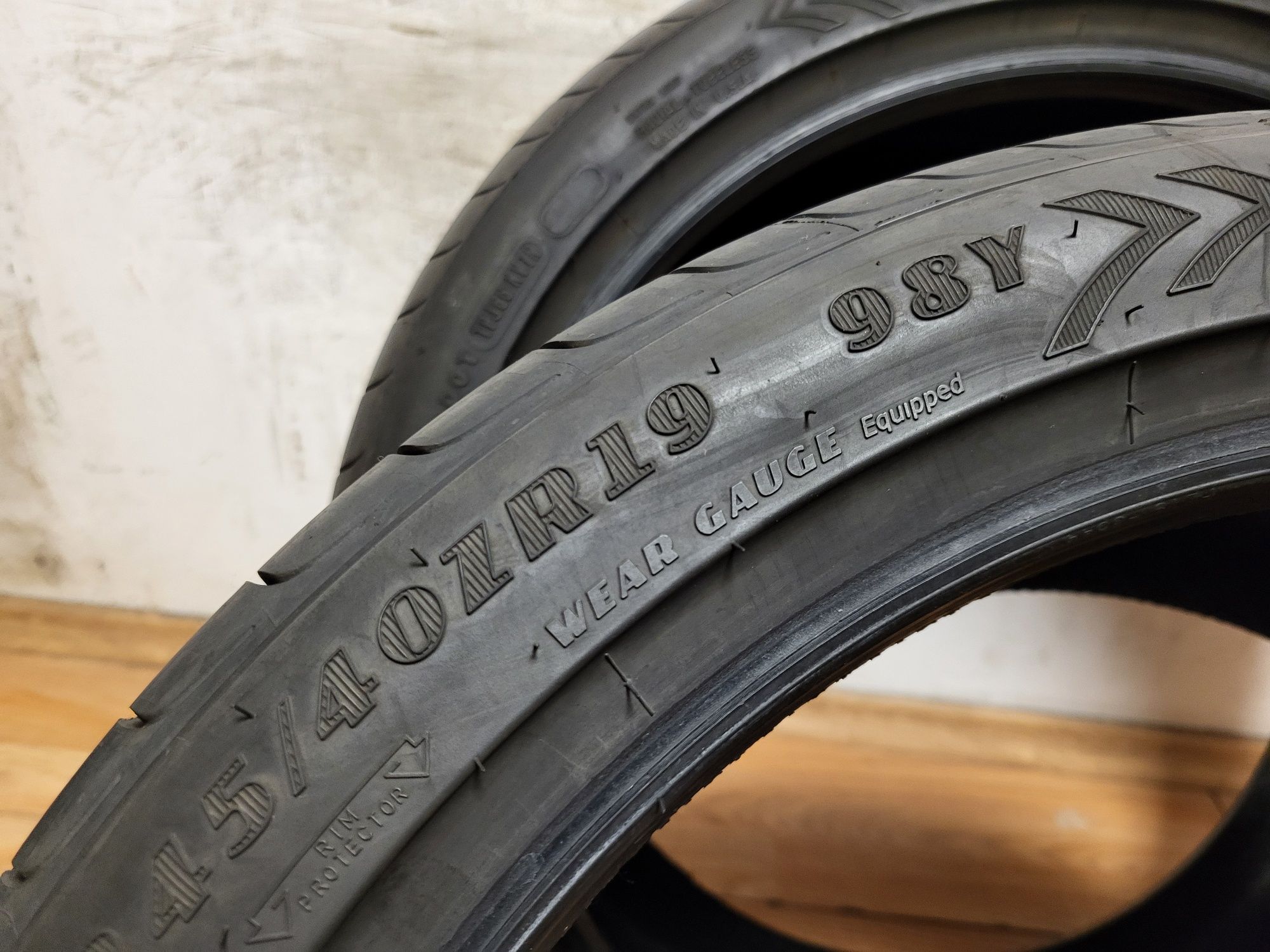 2 бр. 245/40/19 Goodyear Dot 23 / летни гуми