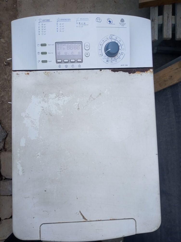 Продам стиральную машину Аристон AVTF 104