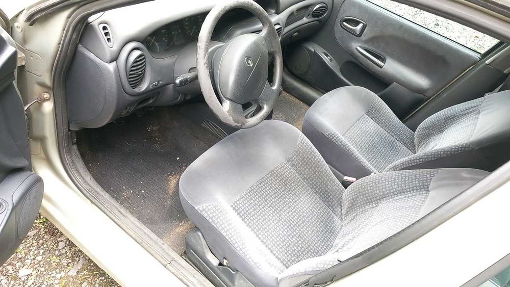 Vand Renault Megane 1.9 diesel - impozit la zi