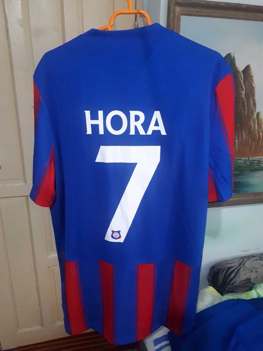 Tricou Fc Bihor cu autograful lui Hora - Banii merg la un baiat bolnav