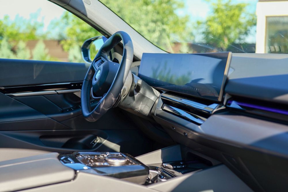 BMW Seria 5 2025 inchirieri Auto Masini Premium Bucuresti Volocar
