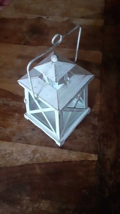 фенер метален ретро антикварен, за свещ и други, метал стъкло, бял