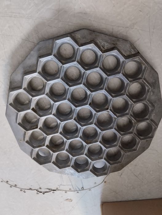 Пельменницу продам